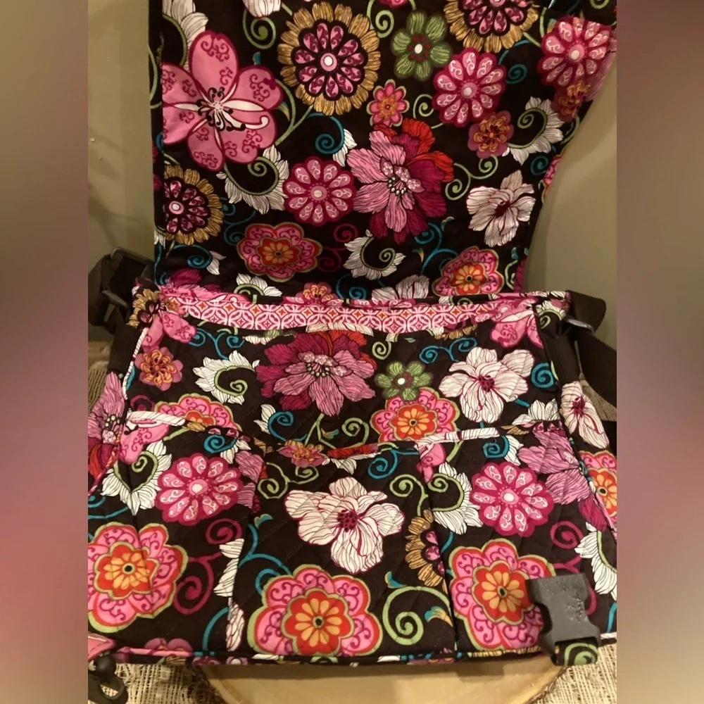 Vera Bradley Mod Floral Pink‎ Quilted Messenger Laptop Shoulder Bag 15x12x4